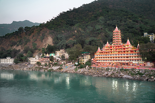 Swarg Niwas temple on the Ganges River